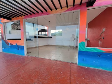 The closed Cafe Cerro de la Cruz at the top of the mirador